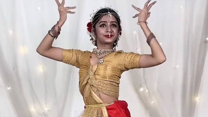 [Indian Dance] Is She the Reincarnation of Hrithik Roshan? Her Dance Burns Like a Fiery Blaze – 12-Y