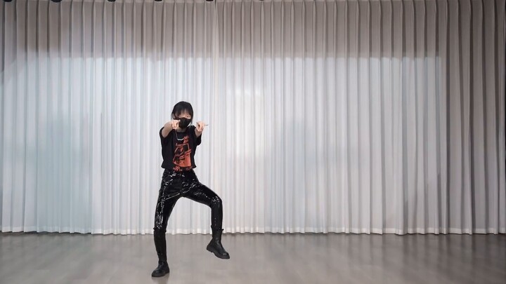 Kenakan celana kulit leluhur JYP! Cover tari Maniac-Stray Kids
