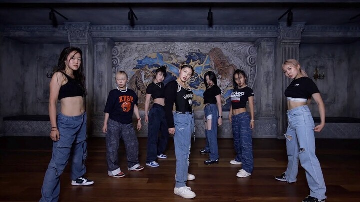 رقصة "2NE1 Mash Up" من إعداد LEEJUNG لفرقة BABYMONSTER