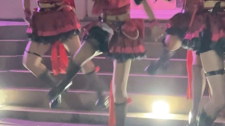 Người lùn nhất định phải đi giày cao gót; cứ đi giày cao gót là kỹ năng nhảy tự giảm 30%.