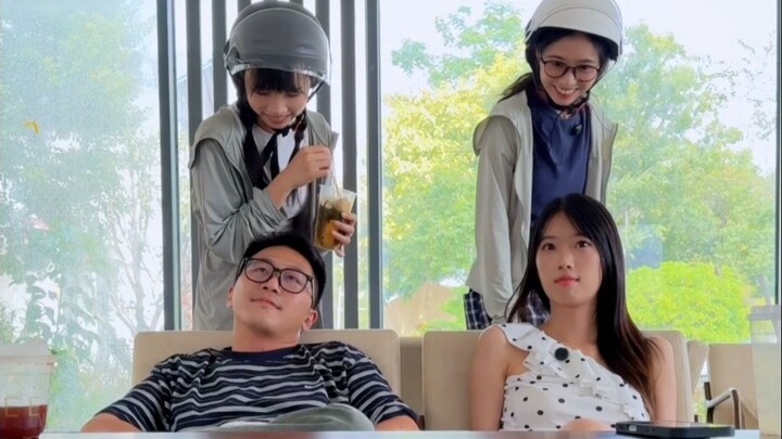 Đến một quán sang chảnh rồi!