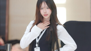 【تنورة قصيرة - aoa】"أنا جميلة مهما ارتديت"