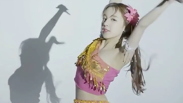 Ai mà chưa xem điệu múa dân tộc Thái của YUQI trước khi debut #Kpop# #Song Yuqi# #Giải trí Hàn Quốc#