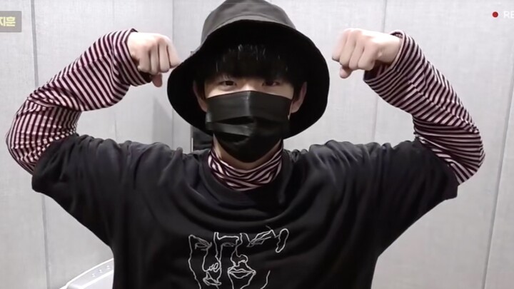 [Park Ji-hoon] Everyone, come check out Ji-hoon's girl group dance moves!