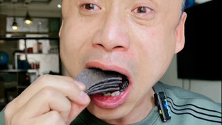 Menantang keripik kentang pedas ekstrem, ada lagi tantangan apa yang ingin kalian lihat?