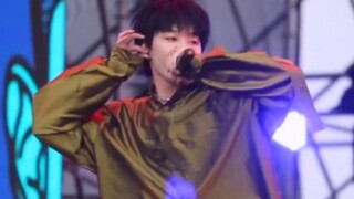 Ada yang belum nonton penampilan Lian Huaiwei? Dia ganteng banget!!!