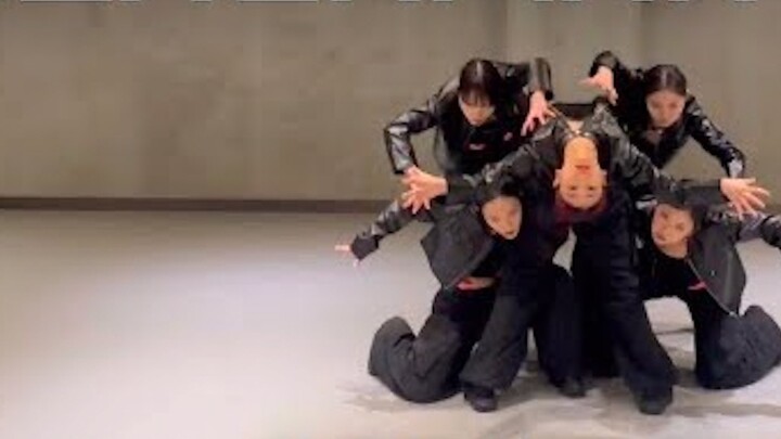 The super hot choreography is released on Christmas! [TURNS Group] Choreography BLACKPINK Remix Danc