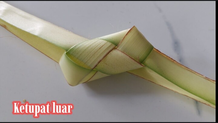 Cara Mudah Buat Ketupat Luar Tanda Tunaikan Janji