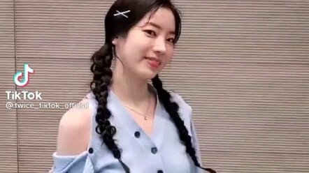 สาวน่ารักสุดฮาจากช่วงโปรโมตเพลงมาแล้ว!!!