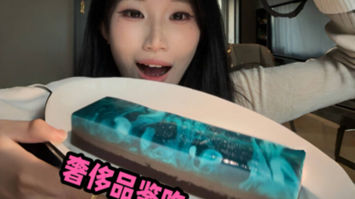 This isn’t just a snack—it’s a full-blown luxury!