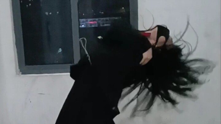 Real-Life Recreation of the Xenomorph from Alien