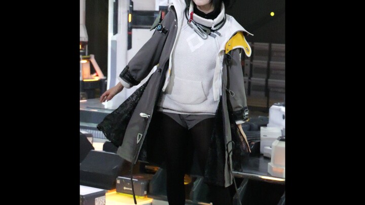 Seperti seekor penguin, berkeliling menjaga wilayahnya