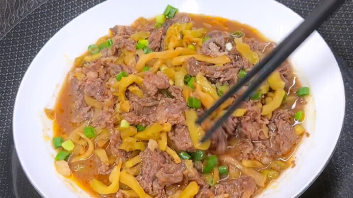 Mom’s steamed beef—never gets old from childhood to now! So tender and delicious!!!