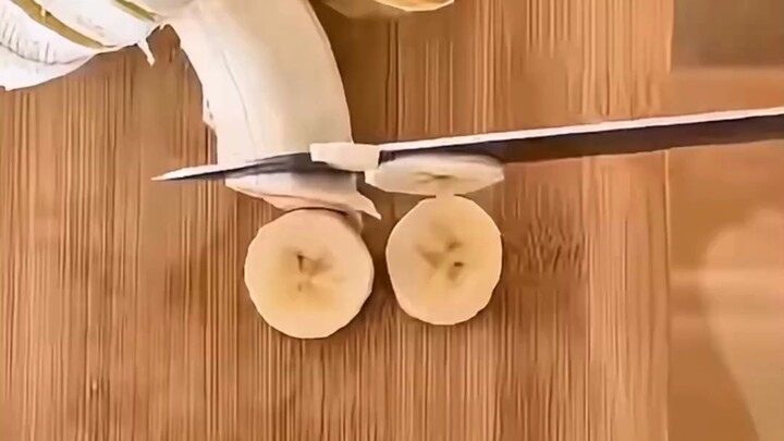 Easy way to eat bananas