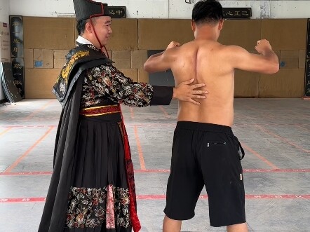 Bạn bè trực tiếp trải nghiệm tuyệt kỹ Cân Sa Chưởng