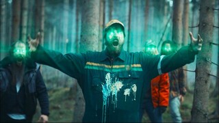 Aliens Invade Earth and Start Taking Over Human Bodies