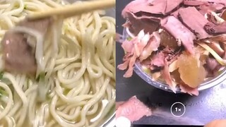 Pria memesan mie daging sapi melalui layanan pesan antar, tetapi hanya mendapat sepotong daging sapi