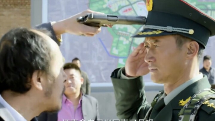 Wolf Warrior star Wu Jing is held at gunpoint, but he kicks his opponent flying—talk about guts!