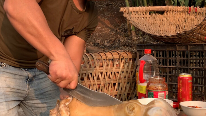 Seperti apa rasanya saat pemuda kung fu memasak?