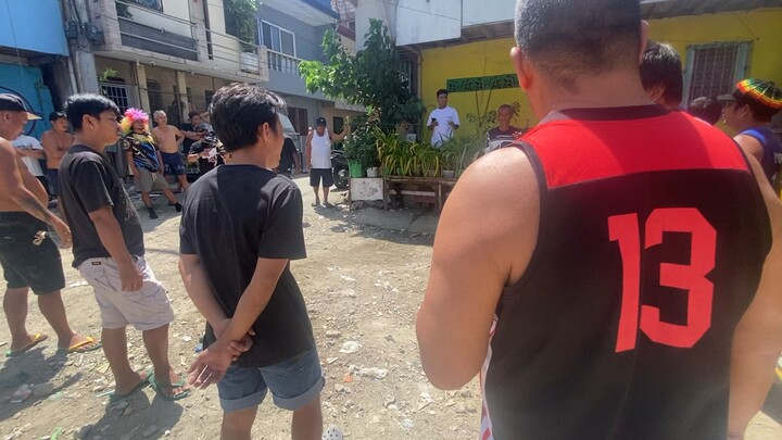 Maliit kontra malaki, dimanlang naka tama ang malaki😂