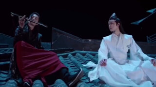 Wei Wuxian memainkan seruling, Xiao Xingchen memainkan pedang, Lan Wangji memainkan dirinya sendiri.