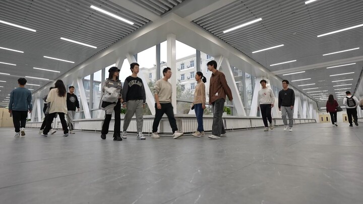 Hành lang sưởi ấm trong khuôn viên trường Đại học Công nghiệp Cáp Nhĩ Tân biến giấc mơ "mùa đông đi 