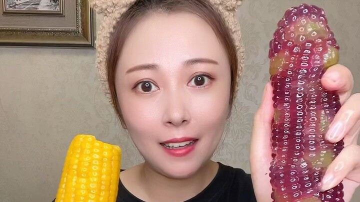 Hahaha, jeli jagung rasa anggur enak banget dan seru juga 😁 Sudah pada coba belum?