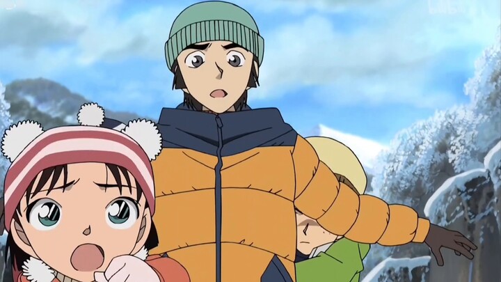 After Conan and Ai skateboard, Haibara Ai is still the best match