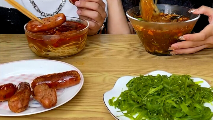 #เส้นหมี่เปรี้ยวเผ็ด สาวๆ ถ้าเจอแฟนแบบนี้ก็ทำตามนี้เลย～ #อร่อยสุดๆ #โอ้ยหอมมากกก