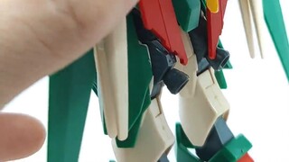 [Reborn Phoenix Wing Gundam] เรียกได้ว่าเป็นรูปทรงเครื่องบินที่สวยที่สุดในบรรดาปีกบินได้เลย! Bandai 