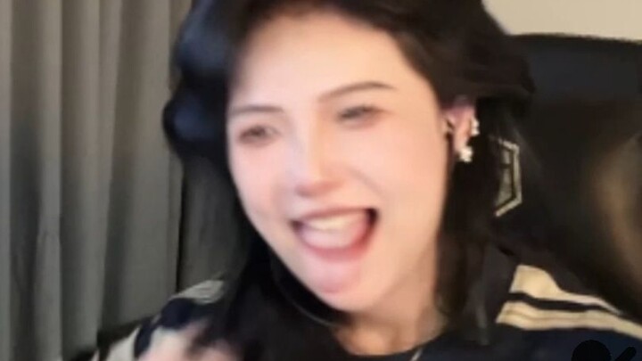 أبي المقامر، أمي المريضة، أخي الصغير، وأنا الابن العاقل.