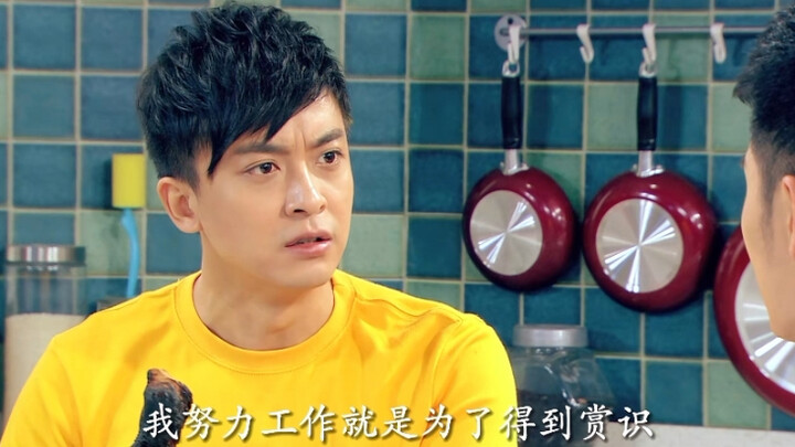 Turns out Zhang Wei cried on the very first day of filming “Apartment 3B”! Even the toughest guy can