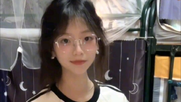 Dare to hold my gaze for 8 seconds?