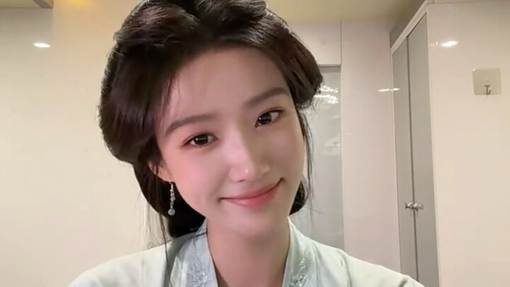 [Lu Yuxiao] Nan Yi’s sign language dance is here—can’t wait for this little Nan Yi!