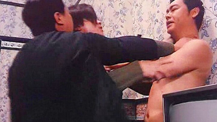 A former triad boss, unrepentant even after being released from prison, is eventually brought to hee