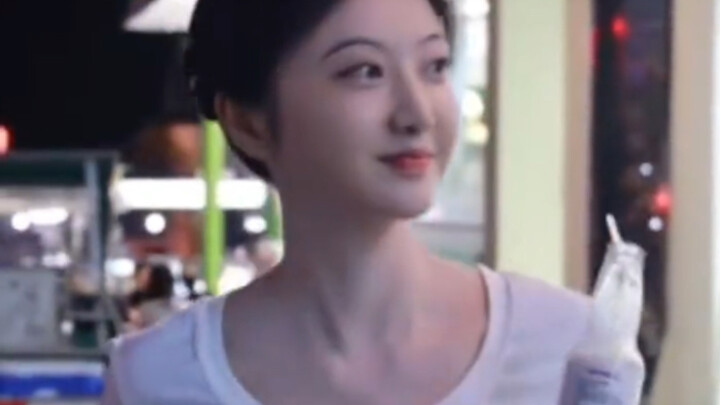 Usia Jing Tian sudah 35 tahun, kan? Kondisinya benar-benar bikin iri!!