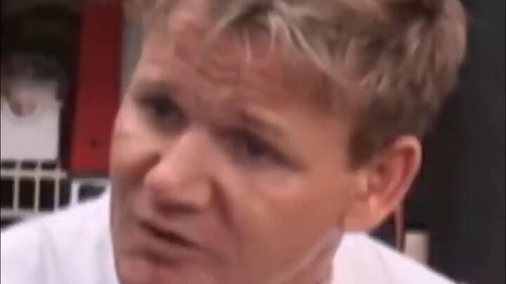 نباتي يعثر على عظم خنزير (الشيف جوردون)