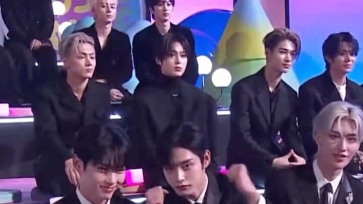 “When cheerful paper cranes meet a frosty group of rich young masters”—doesn’t that instant contrast