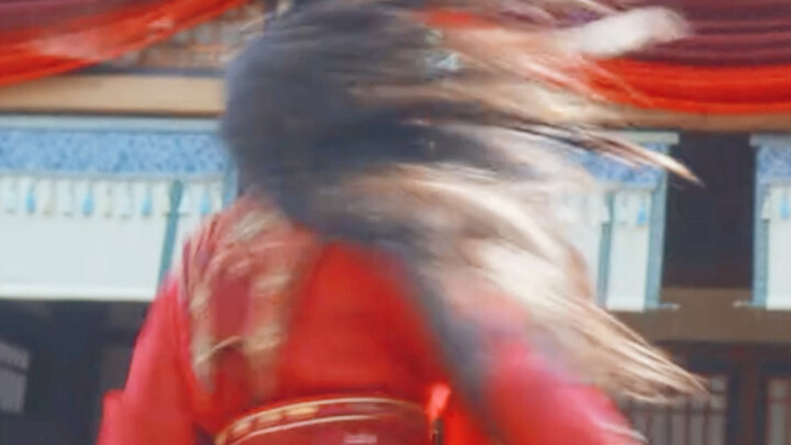 “Nhìn cho rõ đi, tôi không phải là cô ấy”