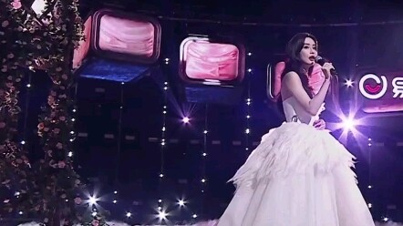 [Meng Ziyi | Fruits of Midsummer] She finally broke into the music industry after all.