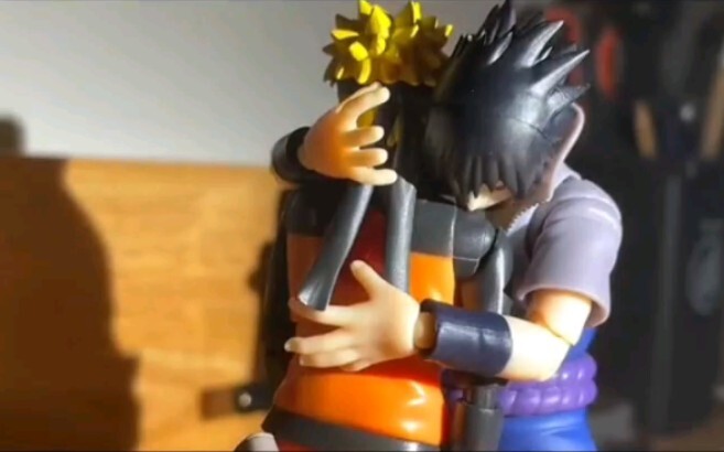 "Terjemahan mandiri/Sauna" Naruto, yang membingungkan Sasuke, menyelinap ke teater kecil ayam besar 