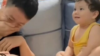 笑发了哈哈哈哈哈哈，这娃刻在骨子里的人情世故