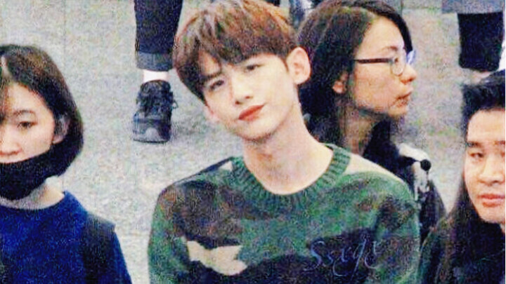 Kenapa pria tampan Tiongkok masih cocok untuk memperlihatkan seluruh wajahnya? Awalnya saya sempat s