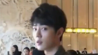 شياو تشان، خطواته تجعله وكأنه لا يعرف أحدًا من عائلته، لكن تلك الابتسامة الأخيرة أفسدت كل شيء فجأة،