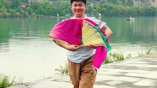 هل يجب أن يكون لديك بكتيريا الرقص لكي ترقص؟ يمكن أن ترقص أيضًا إذا كنت سعيدًا ومرتاحًا!