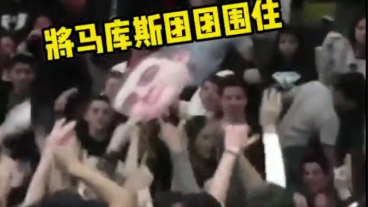 Câu chuyện cổ tích bóng rổ truyền cảm hứng nhất: Sự kiên trì của anh ấy đã lay động cả thế giới.