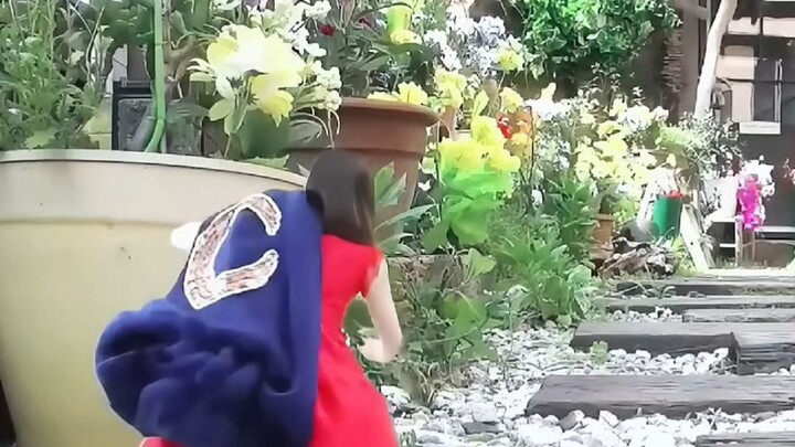 CEWEK KOCAK INI JADI KECIL DAN MANDI DIDALAM GELAS