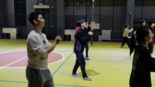 有请舞王武大靖登场！哈哈哈
