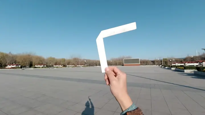 How to make a simple boomerang with papers and how to play it