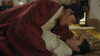[The Crowned Clown]Emperor forces Empress on bed out of jealousy